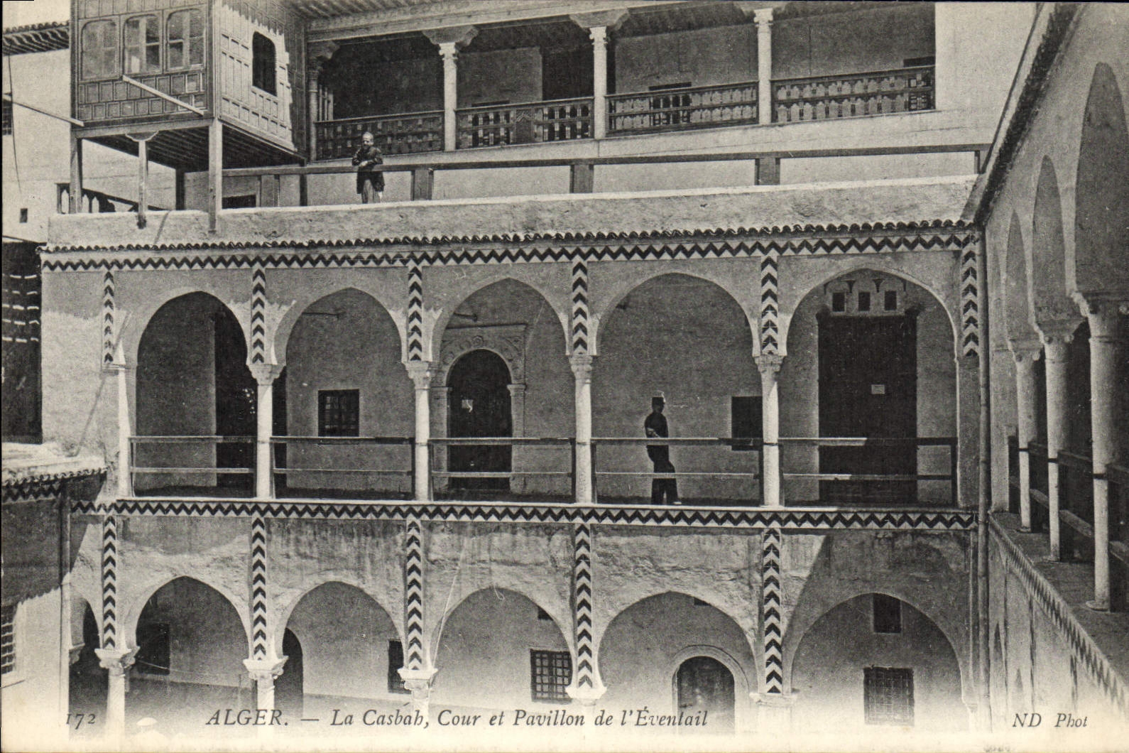 Alger — La Casbah, Cour et Pavillon de l'Éventail — ND Phot, n° 172