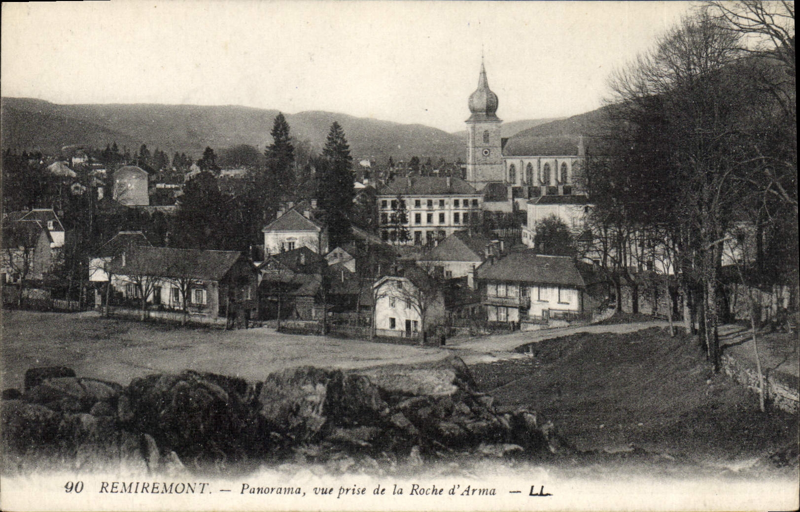 Remiremont — Panorama, vista tomada desde la Roche d'Arma — LL