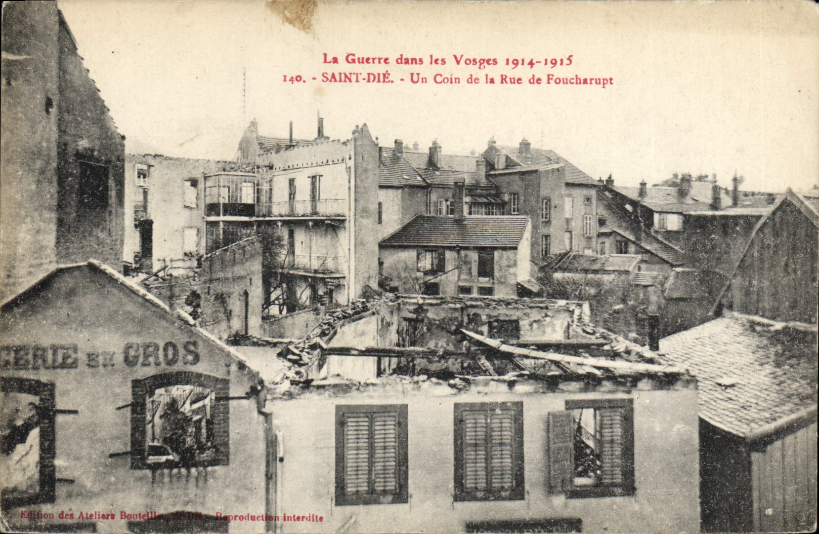 CPA Saint Die Un Coin De La Rue De Foucharupt