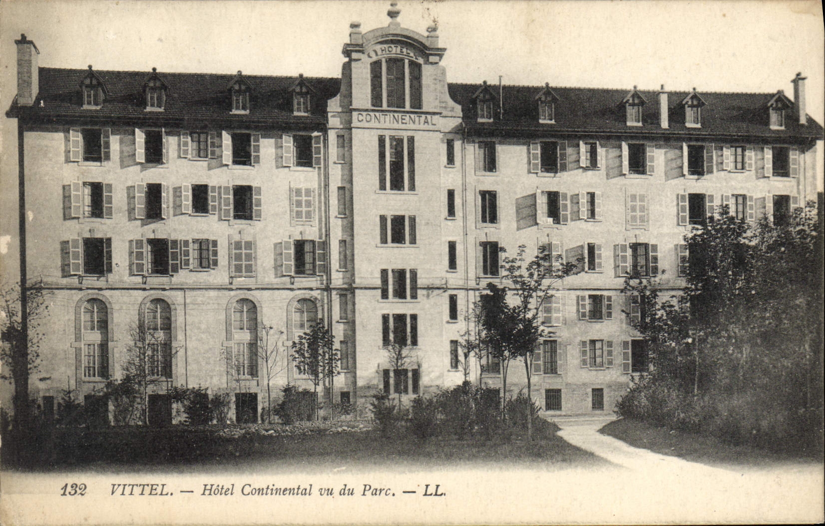 Vittele — Hôtel Continental vu du Parc — LL. — N° 132