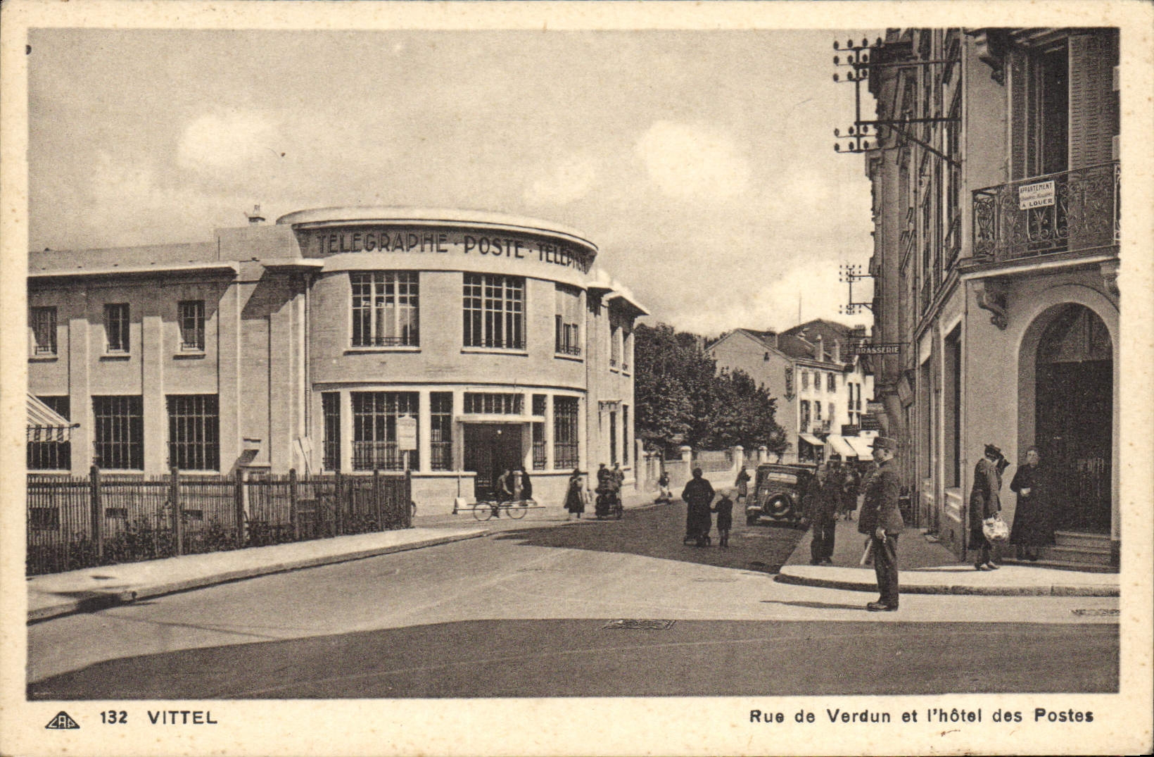 Vittel — Rue de Verdun et l'hôtel des Postes — éditeur ARB, n° 132