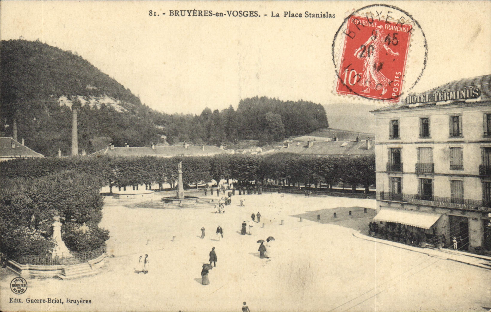 CPA Bruyeres En Vosges La Place Stanislas
