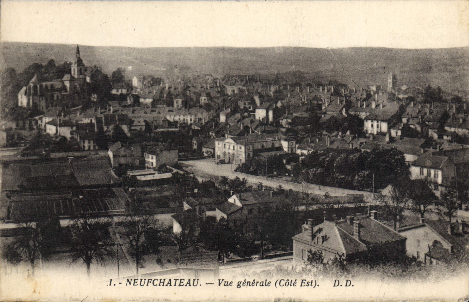 Neufchâteau — Vue générale (Côté Est) — D.D.