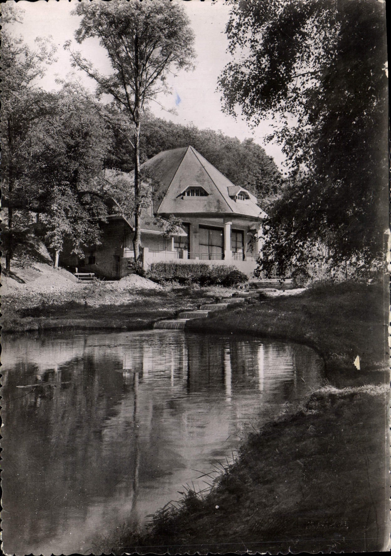 Bains-les-Bains — La Potinière — Éditeur : La Station des Arteriels