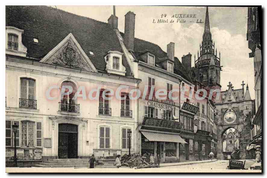 Auxerre — L'Hôtel de Ville — LL