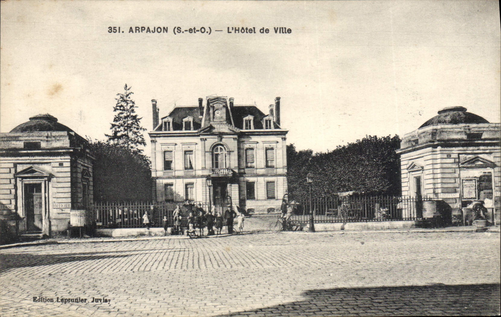 CPA Arpajon L'Hotel De Ville