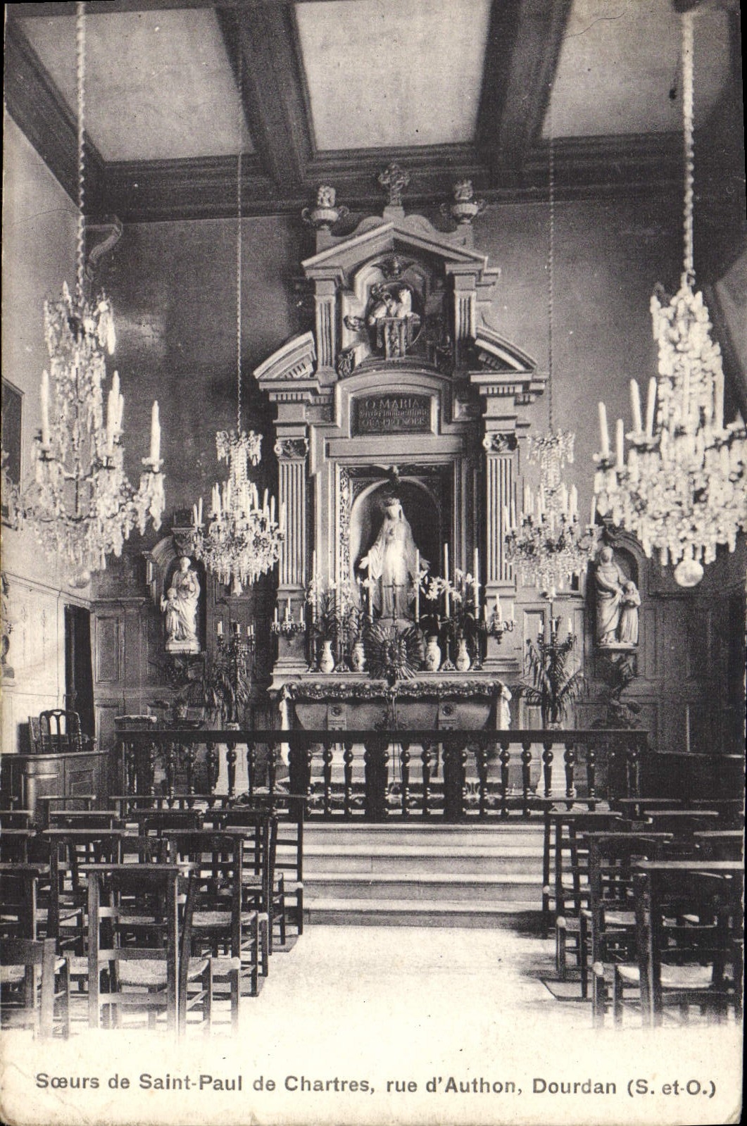 CPA Dourdan Soeurs De Saint Paul De Chartres rue d'Authon