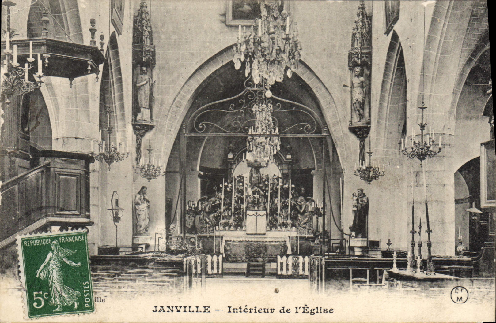 CPA Janville Interieur De I'Eglise