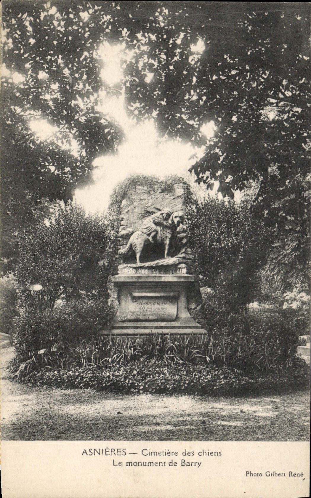 Asnières — Cementerio de perros, El monumento de Barry — Foto Gilbert René