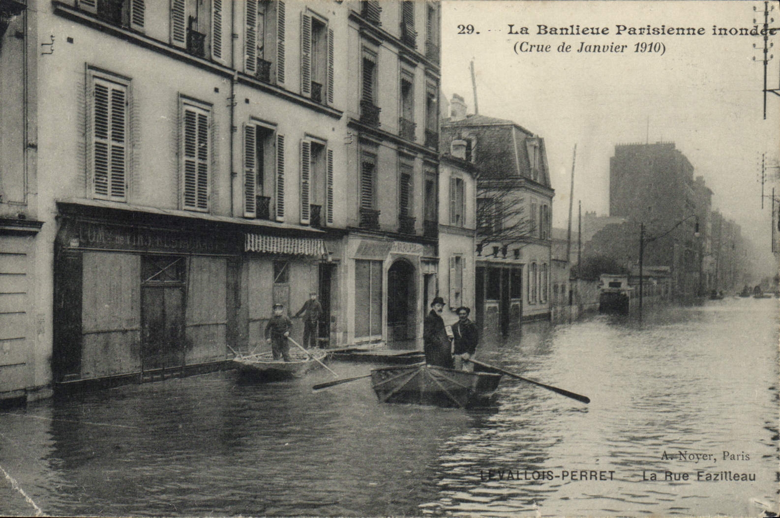 CPA Levallois Perret rue Fazilleau innondation janvier 1910 La Banlieue Parisienne Innondée