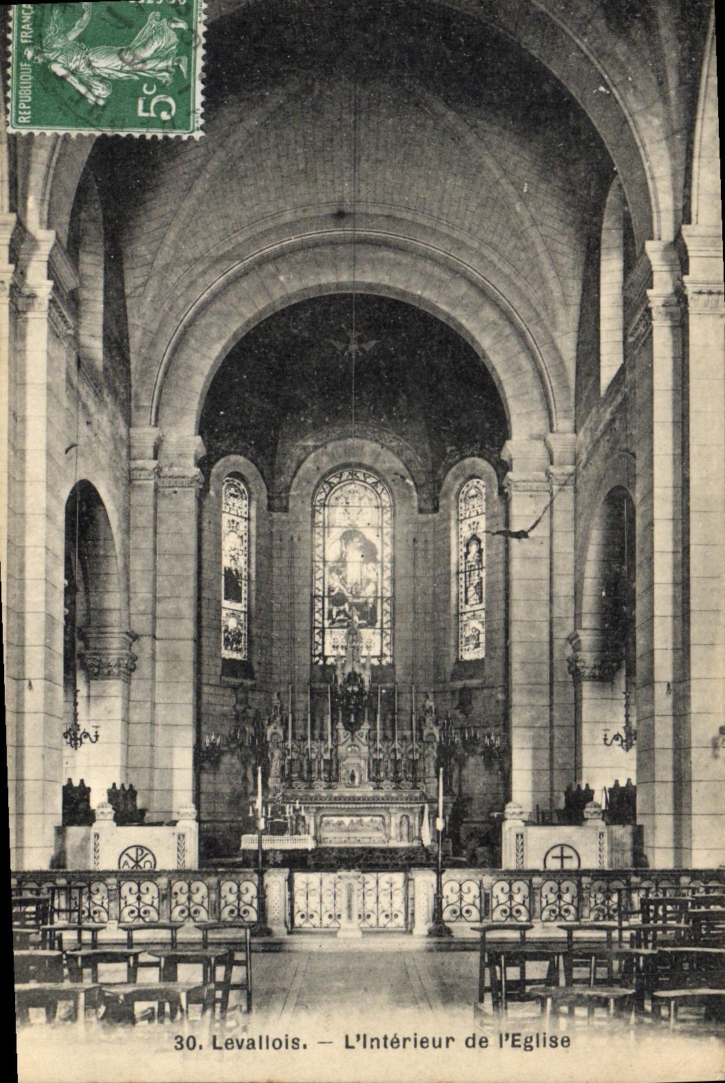 CPA Levallois L'Interieur De I'Eglise