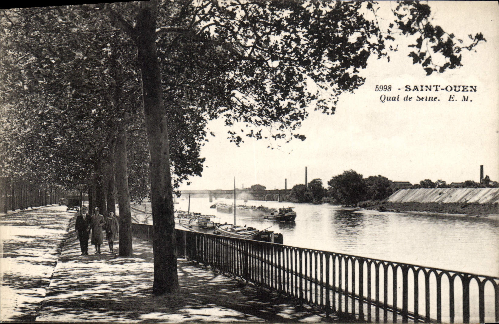 Quai de Seine - Saint-Ouen — vue du quai avec promenade et bateaux — E.M. n°5998