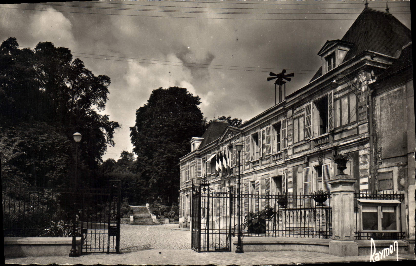 CPA Villeneuve Le Roi La Mairie