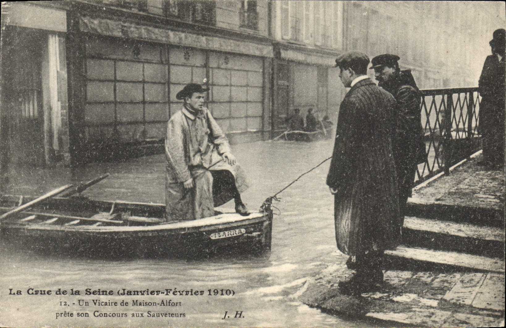 CPA La Crue De La Seine Janvier Fevrier 1910 Un Vicaire De Maison Alfort sauveteurs