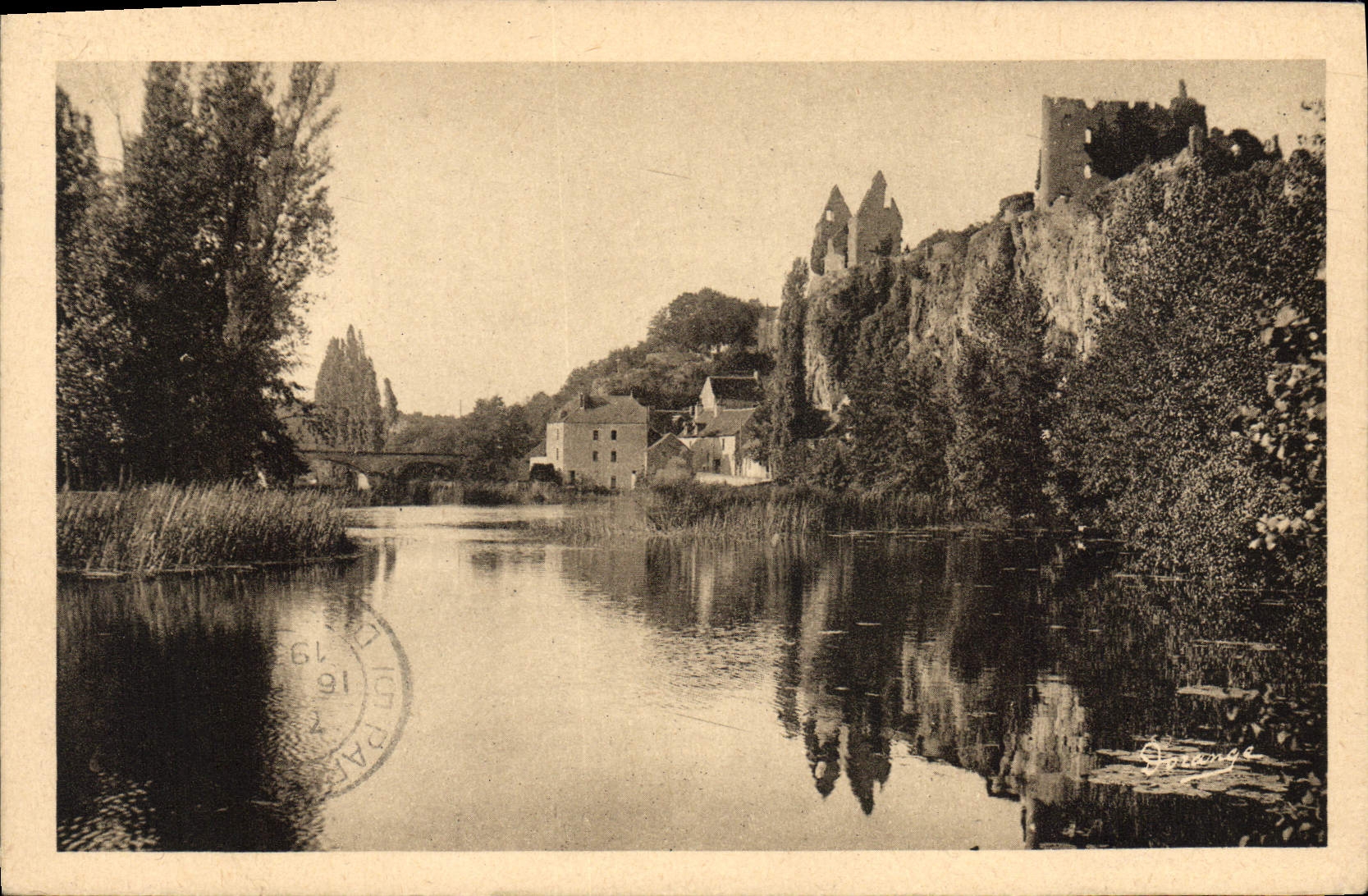 Angles-sur-l'Anglin — Ufer des Anglin und das Schloss — R. D. — Verlag Orange