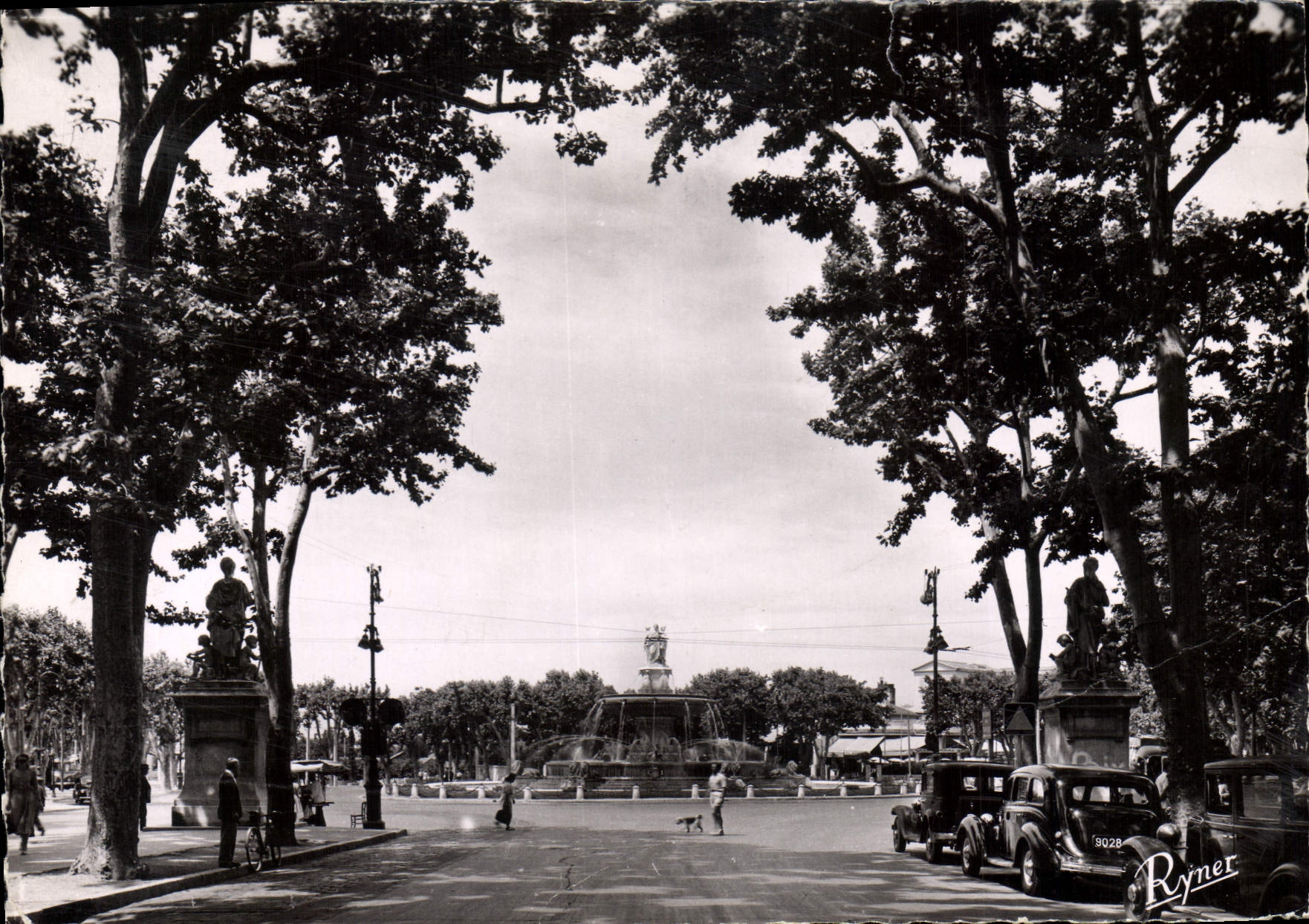 La Cité du Roy René — Cours Mirabeau et la Grande Fontaine — Éditions Rymer