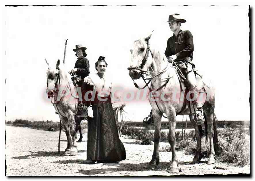 CPSM Arles CAmargue France la reine d'Arles