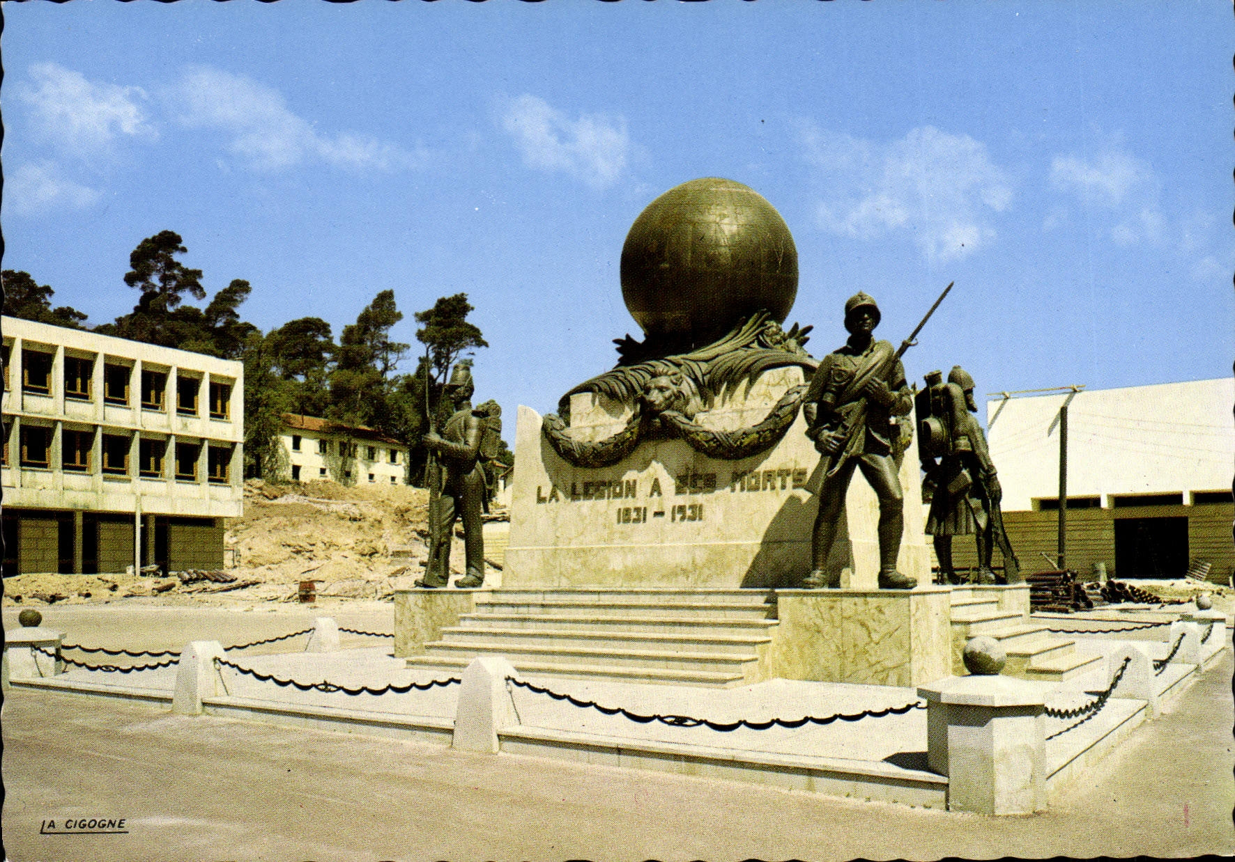 CPSM Aubagne Le Monument Aux Morts De La Legion étrangère