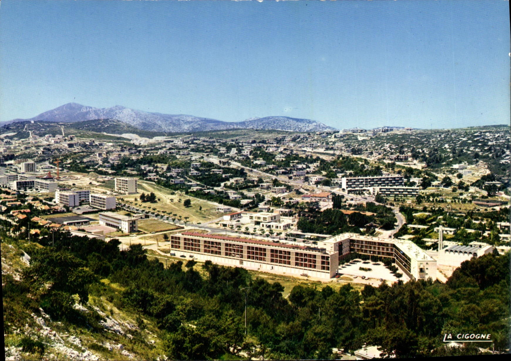 Carnoux-en-Provence — Vue Générale — Éditions Hachette