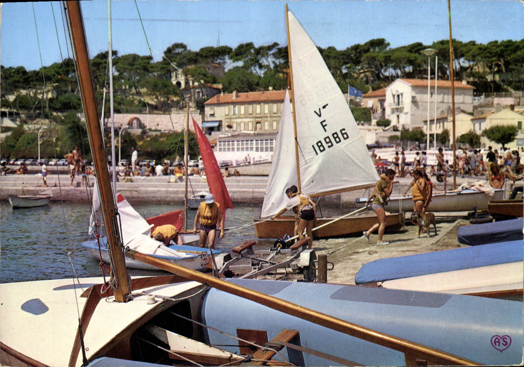 Port de Garry-Le-Rouet — École de Voile — Éditions AS