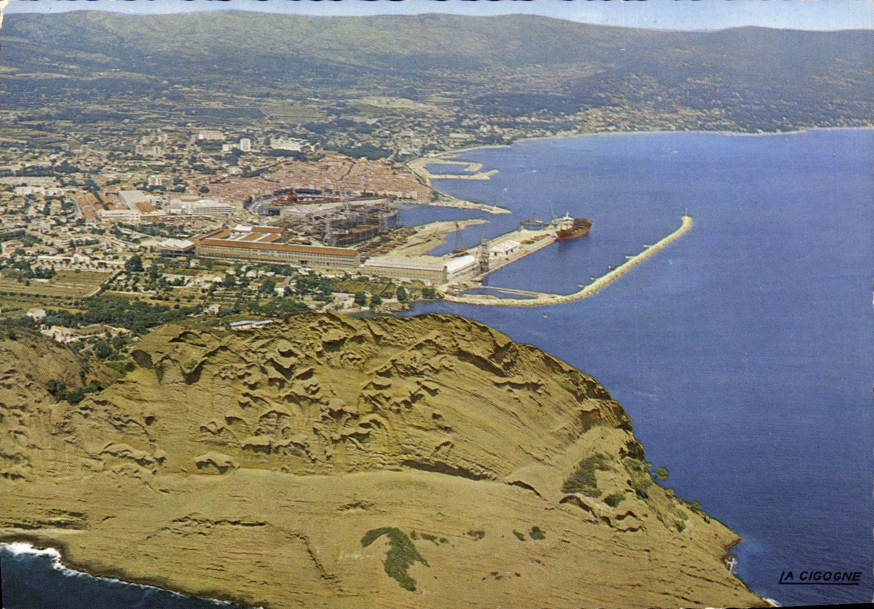 La Ciotat (B.-du-R.) — Les chantiers maritimes, le port et la ville — La Cigogne, n° 13.028.32