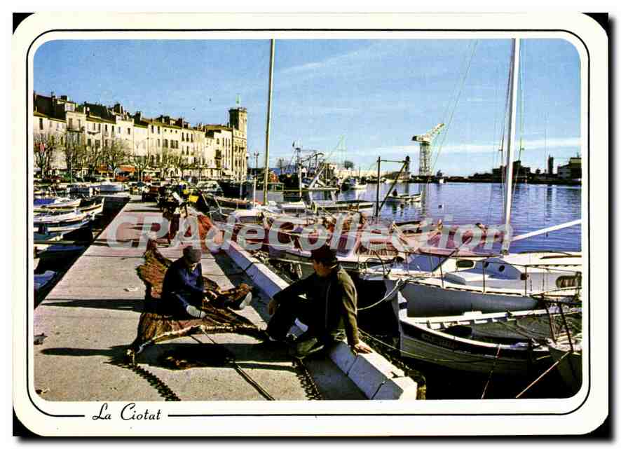 La Ciotat — Le Vieux Port et la Mairie — REFLETS DE LA COTE D'AZUR