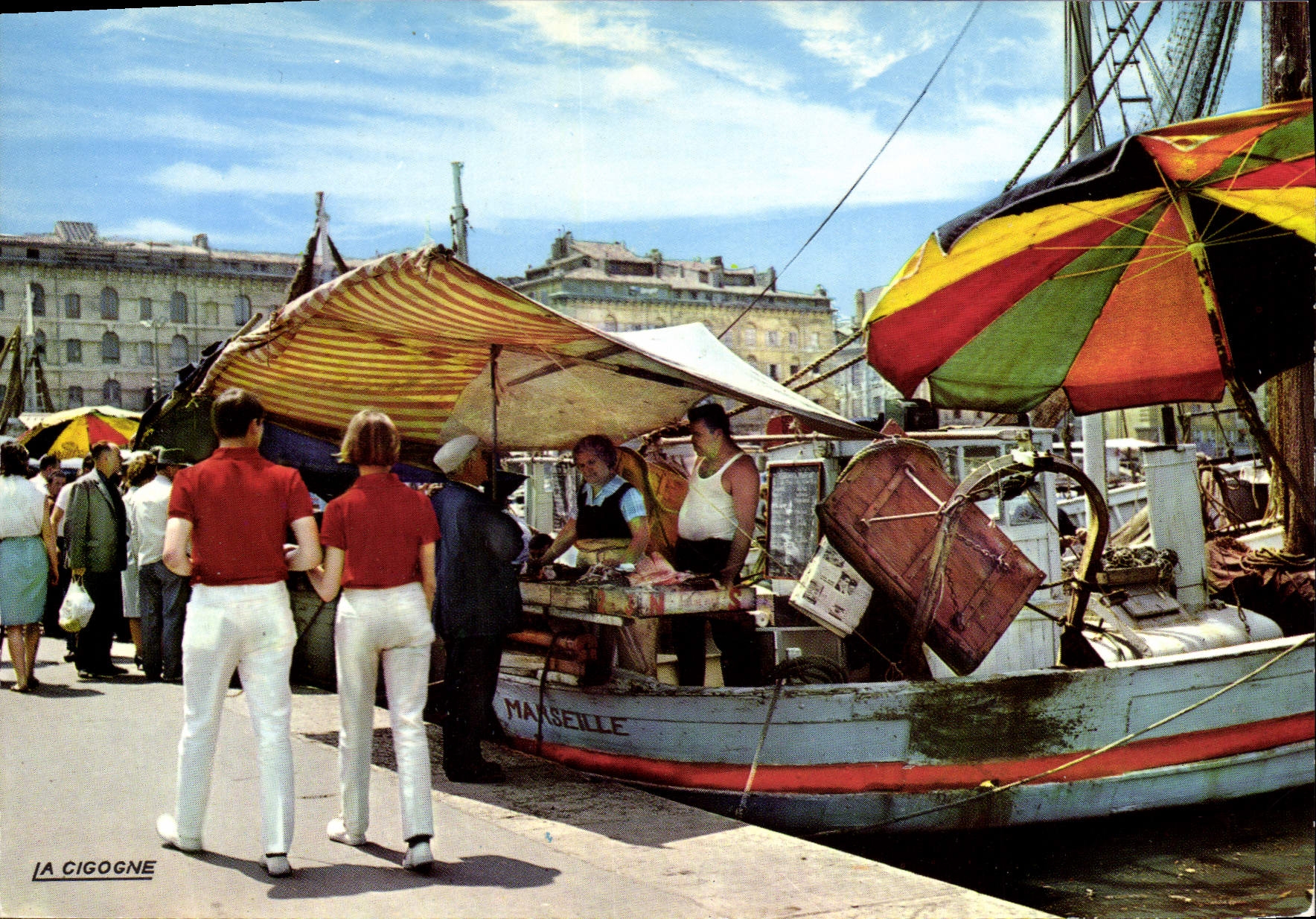 Marseille - Vente du Poisson à bord des Chalutiers — La Cigogne