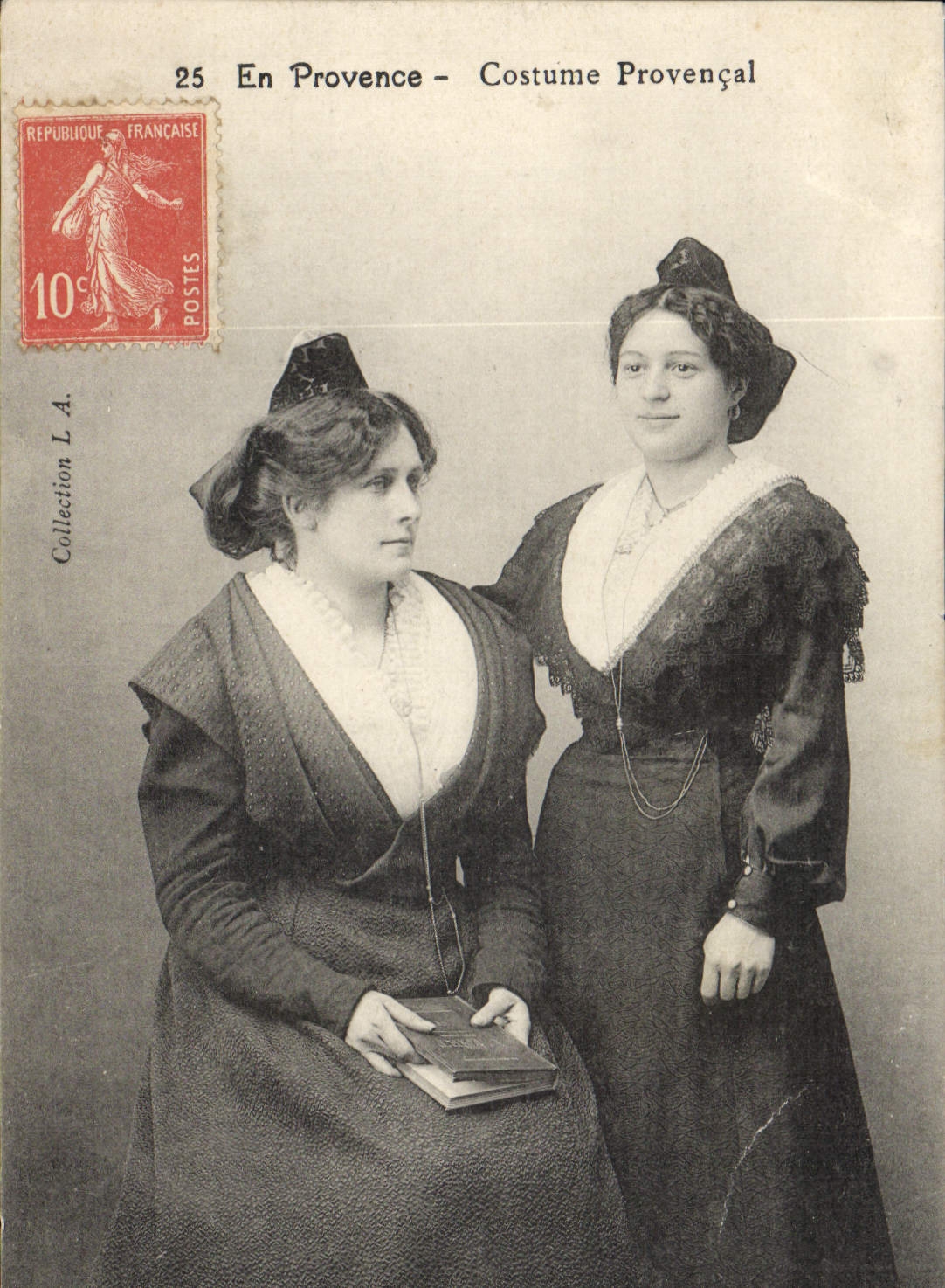 CPA En Provence Costume Provencal