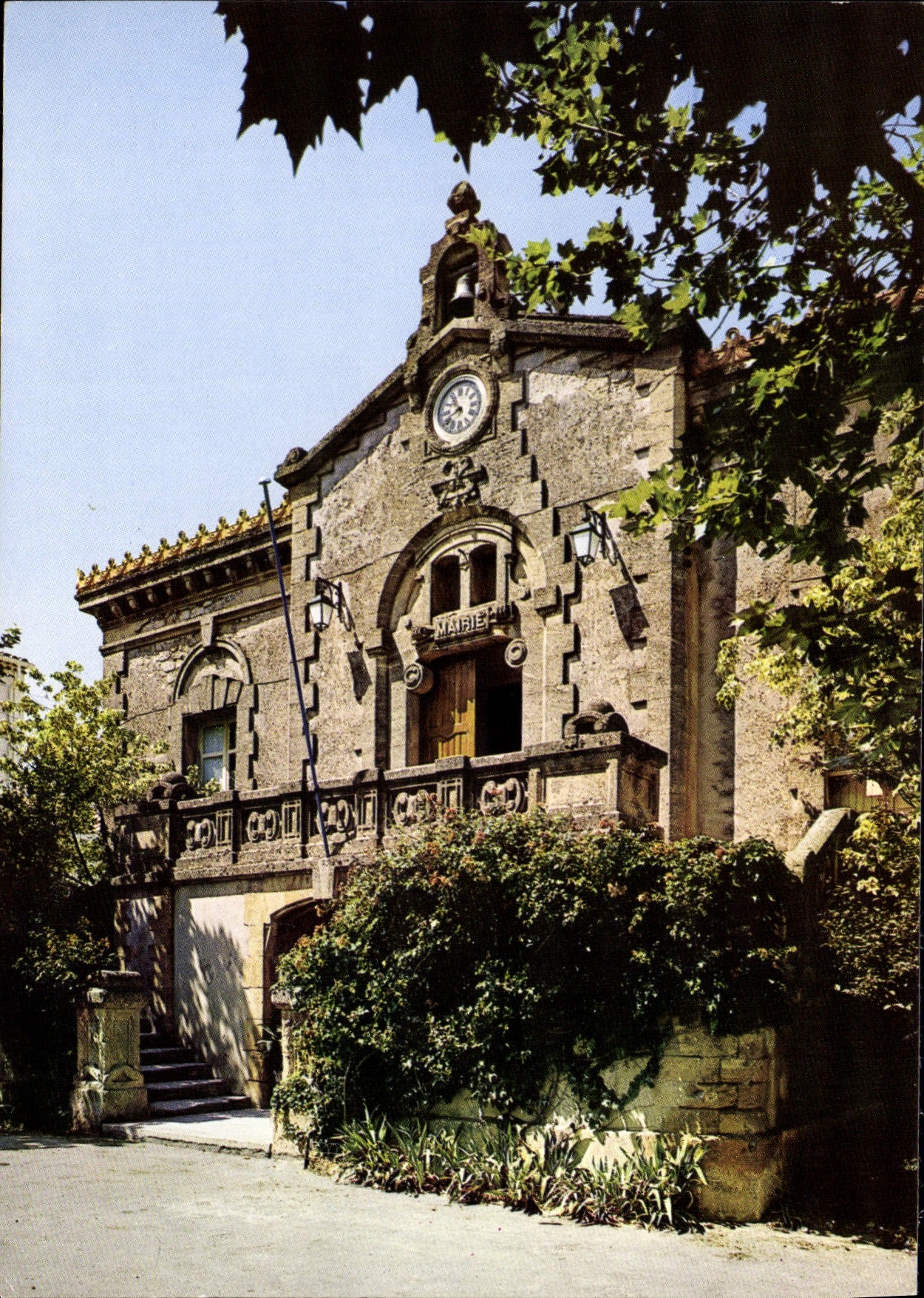 CPSM Charleval Vue Pittroesque Sur La Mairie