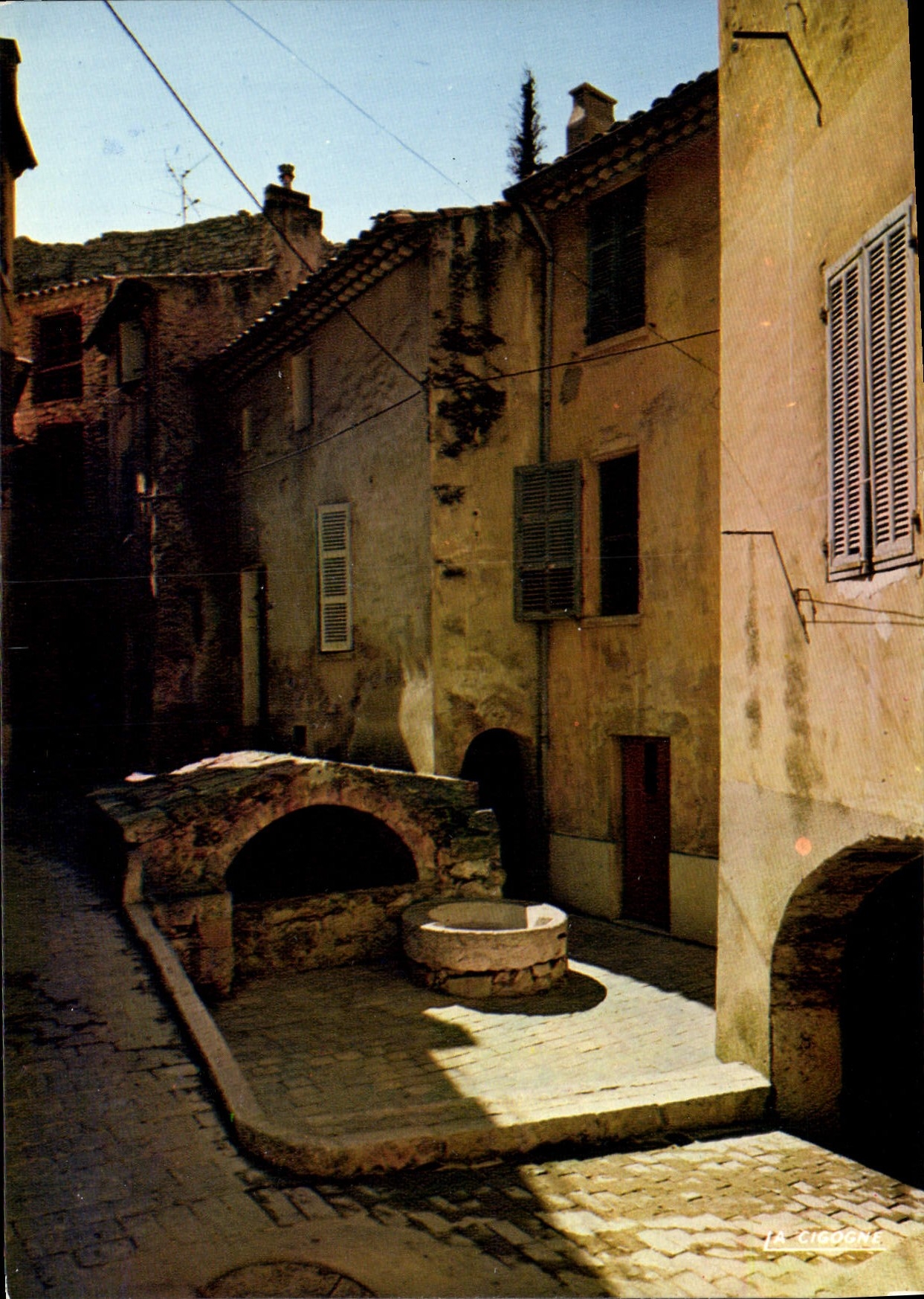Ceyreste (B.-du-R.) — La Fontaine Romaine — Editions MAR-FILLIÈRE & HACHETTE