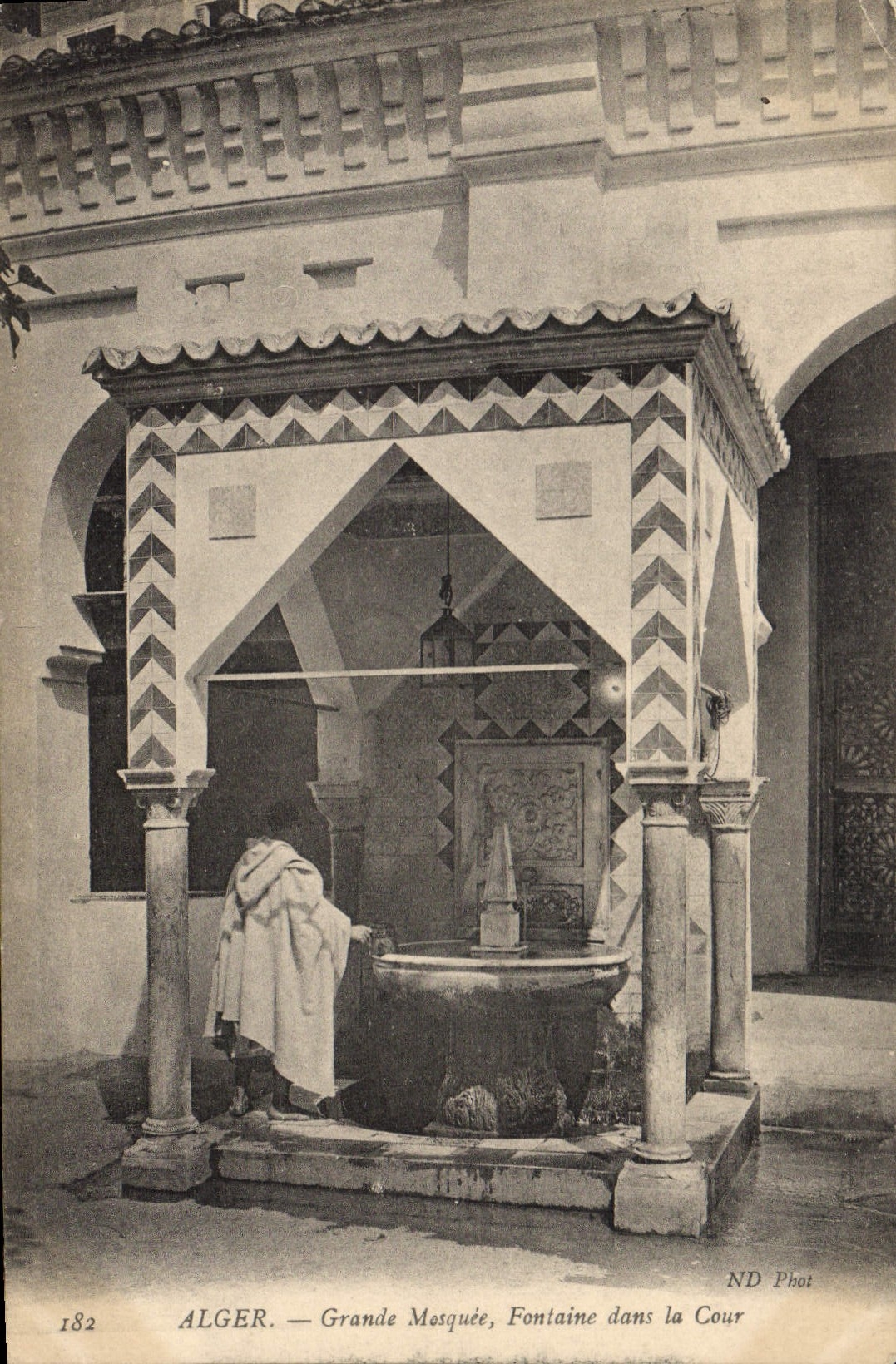 CPA Alger La Grande Mosquee Fontaine Dans La Cour