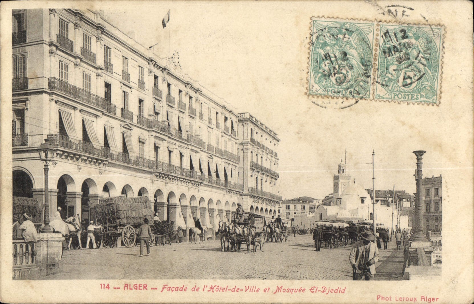ALGER — Façade de l'Hôtel-de-Ville et Mosquée El-Djedid — Phot Leroux Alger