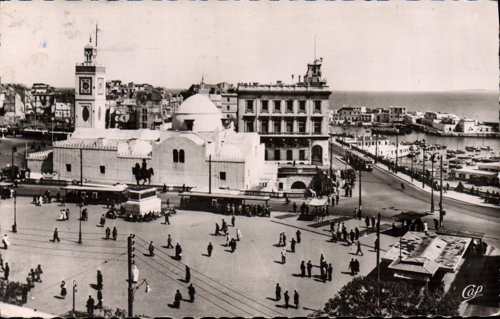 Place du Gouvernement — Mosquée Djama Djedid et l’Amirauté — éditeur L. & Y. Alger, n° de série non visible