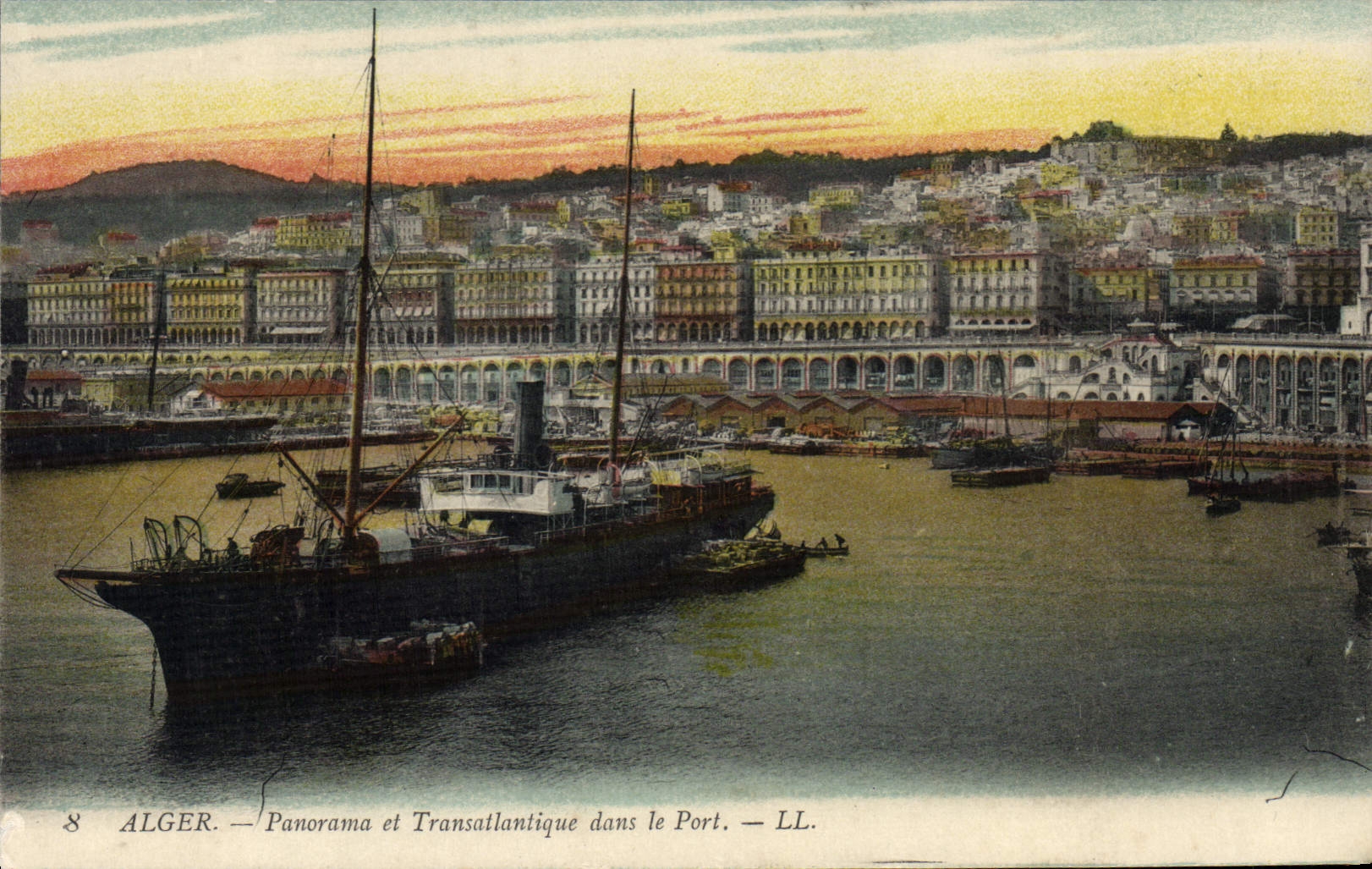 Alger — Panorama et Transatlantique dans le Port — LL. — n°8