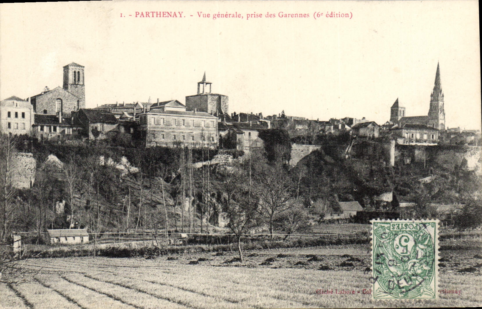 Parthenay — Vue générale, prise des Garennes — Éditeur Liché Laroze, 6e édition