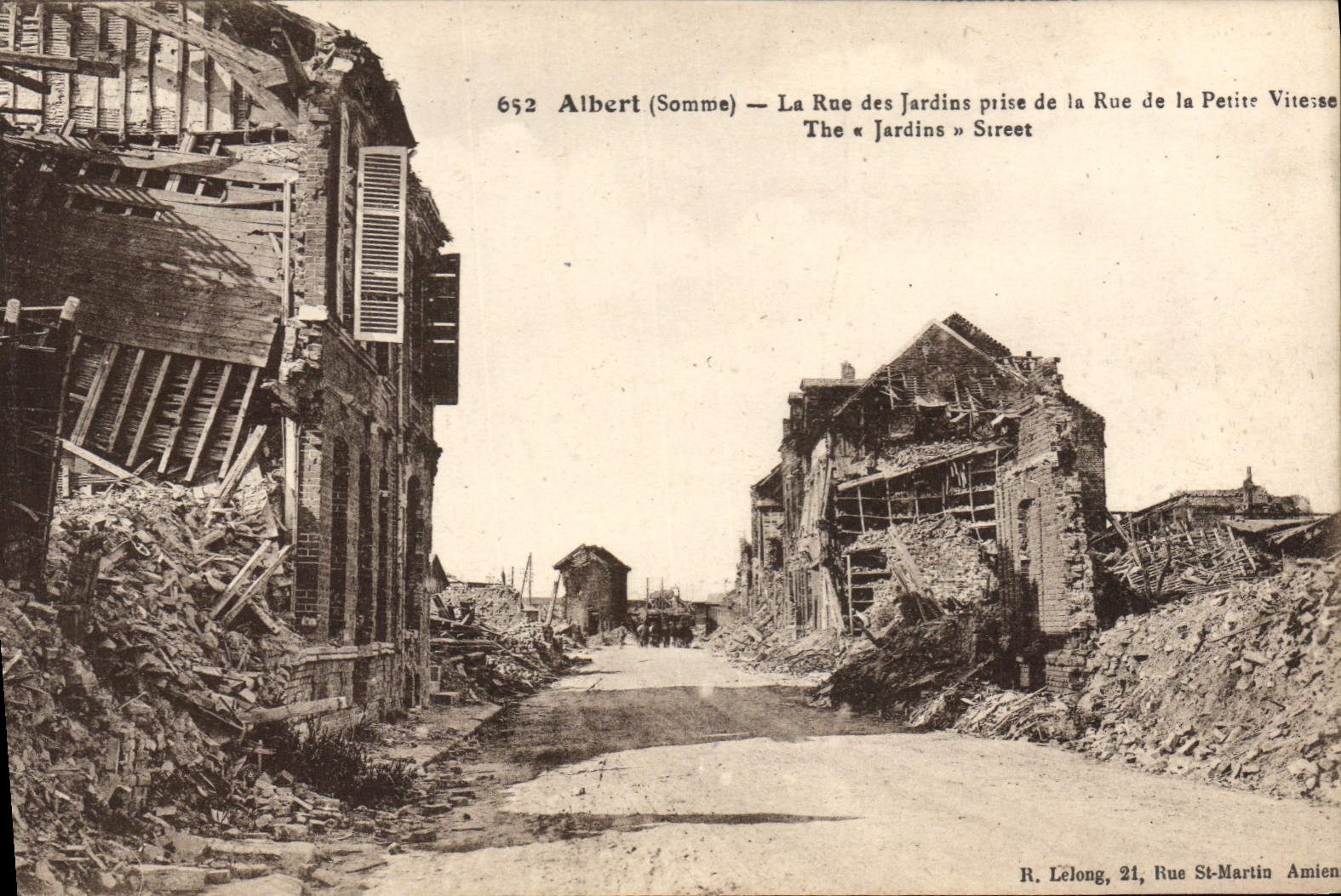 Albert (Somme) — Rue des Jardins vue de la Rue de la Petite Vitesse — R. Lelong, 21, Rue St-Martin, Amiens