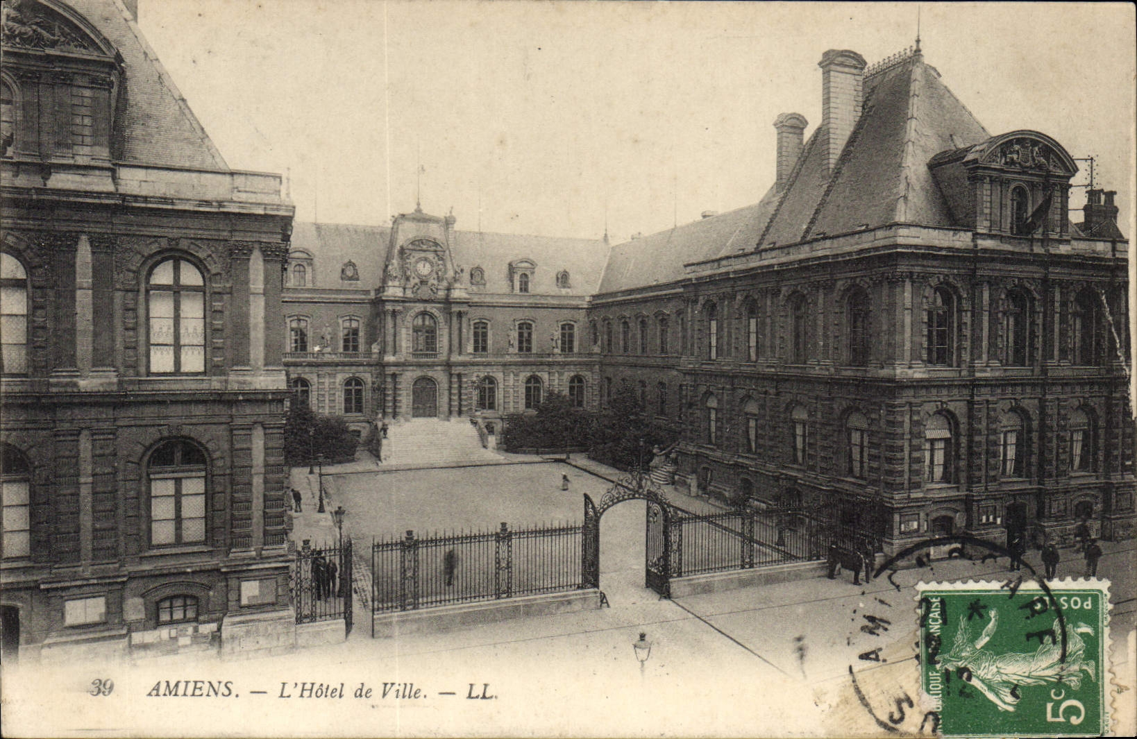 Amiens — L'Hôtel de Ville — LL. n°39