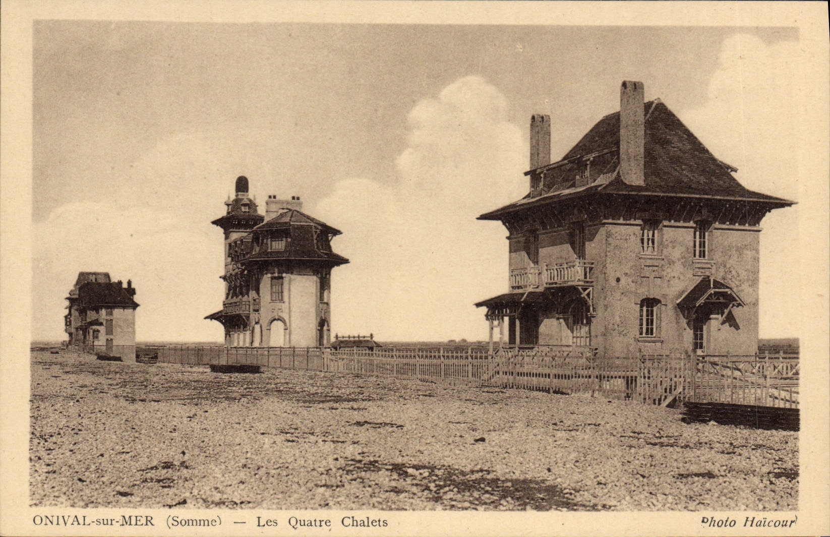 CPA Onival Sur Mer Les Quatre Chalets