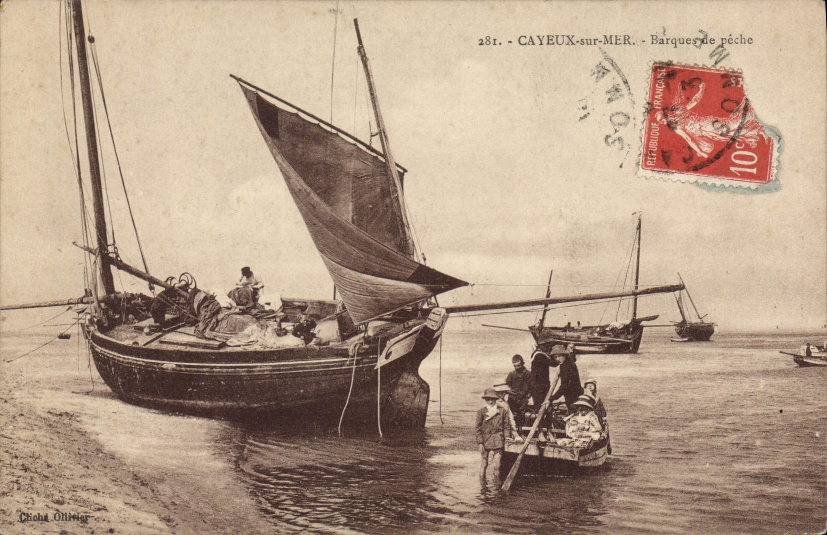 CAYEUX-sur-MER — Barques de pêche — Chiché Ollier