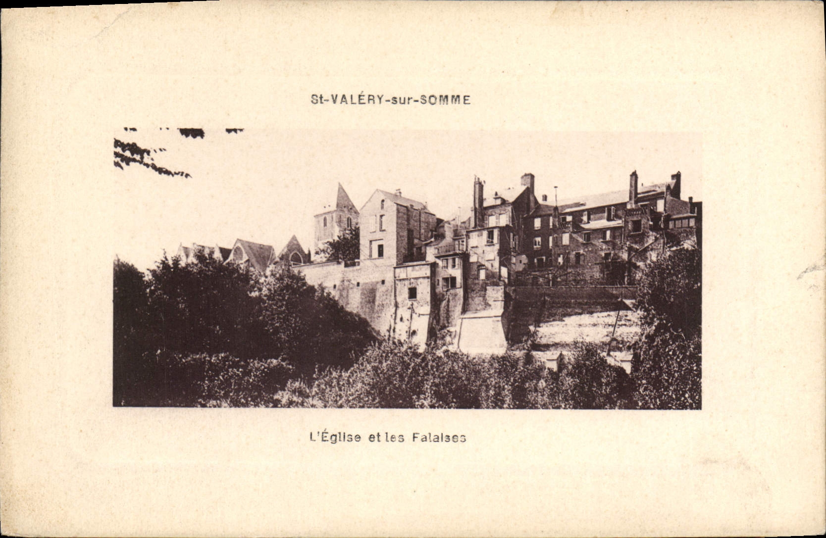 CPA St Valery Sur Somme L'Eglise Et Les Falaises