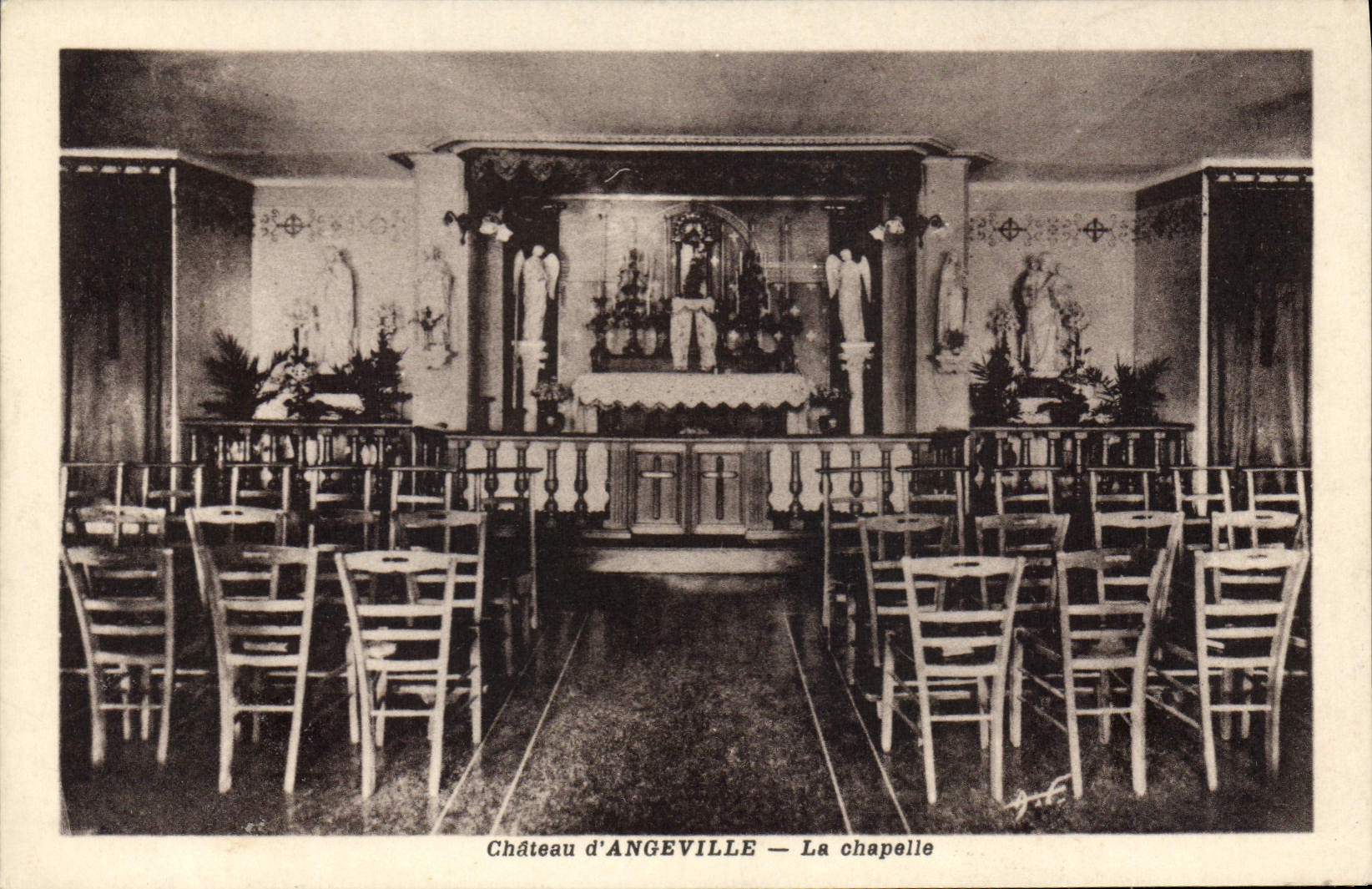 CPA Chateau D'Angeville La Chapelle