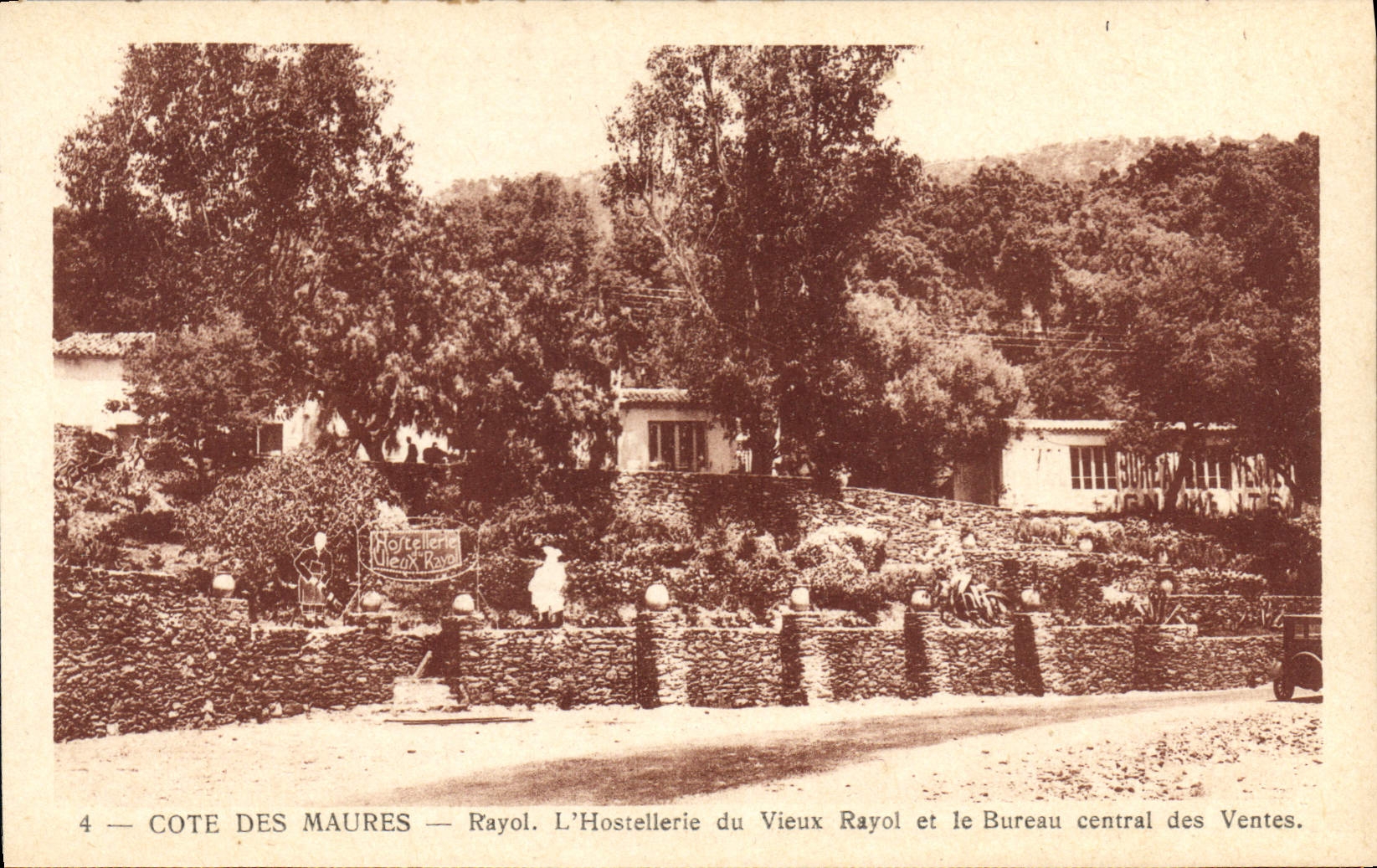 Côte des Maures — Rayol. L'Hostellerie du Vieux Rayol et le Bureau central des Ventes.