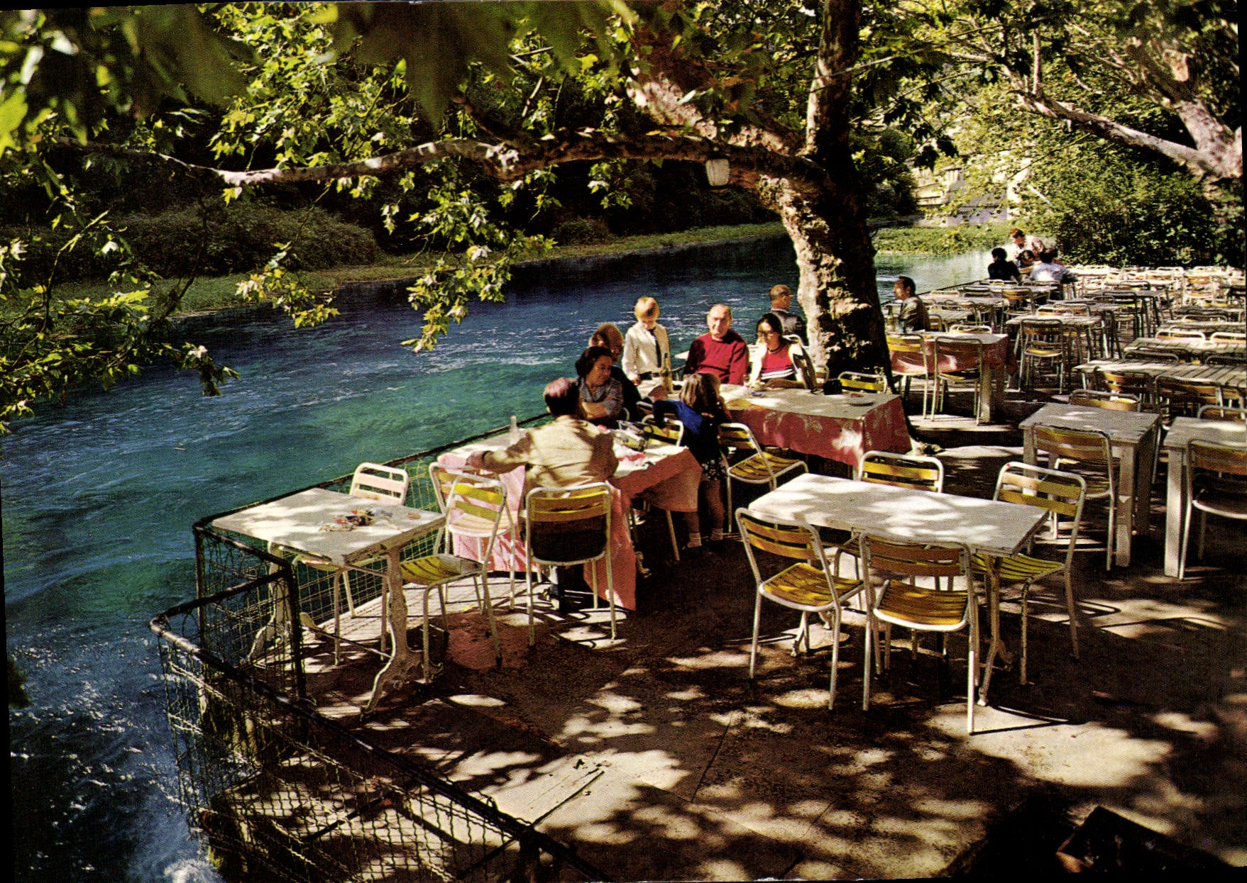 Fontaine-de-Vaucluse — Restaurant du Jardin de Pétrarque au bord des Cascades — Imprimerie Combier