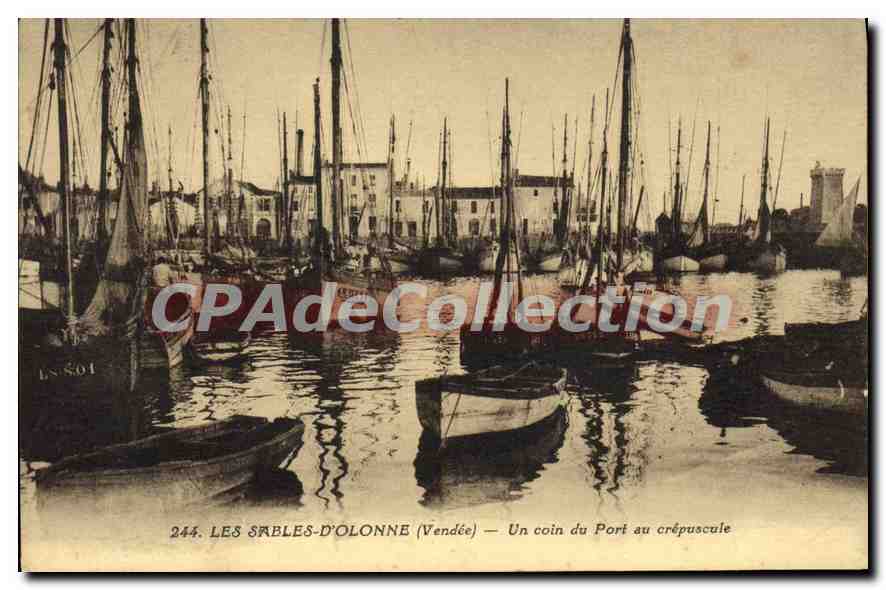 Les Sables-d'Olonne (Vendée) — Un coin du Port au crépuscule — J. Nozaïr, édit. n°244