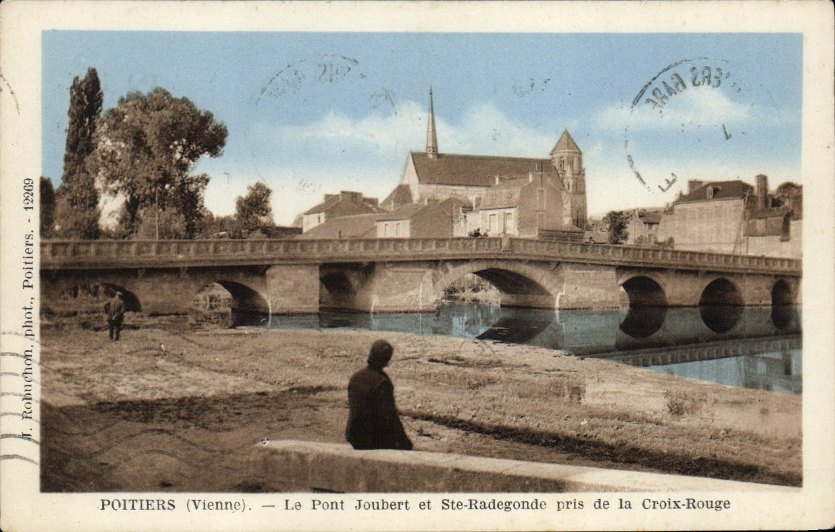 Poitiers (Vienne) — Le Pont Joubert et Ste-Radegonde pris de la Croix-Rouge — J. Robuchon, phot., Poitiers, -12309