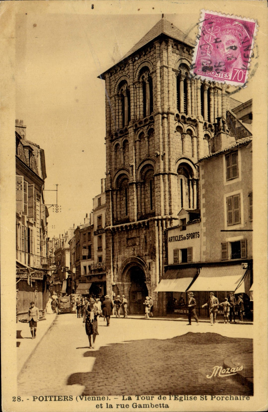 Poitiers (Vienne) — La Tour de l'Église St Porchaire et la rue Gambetta — Mozais, n°28