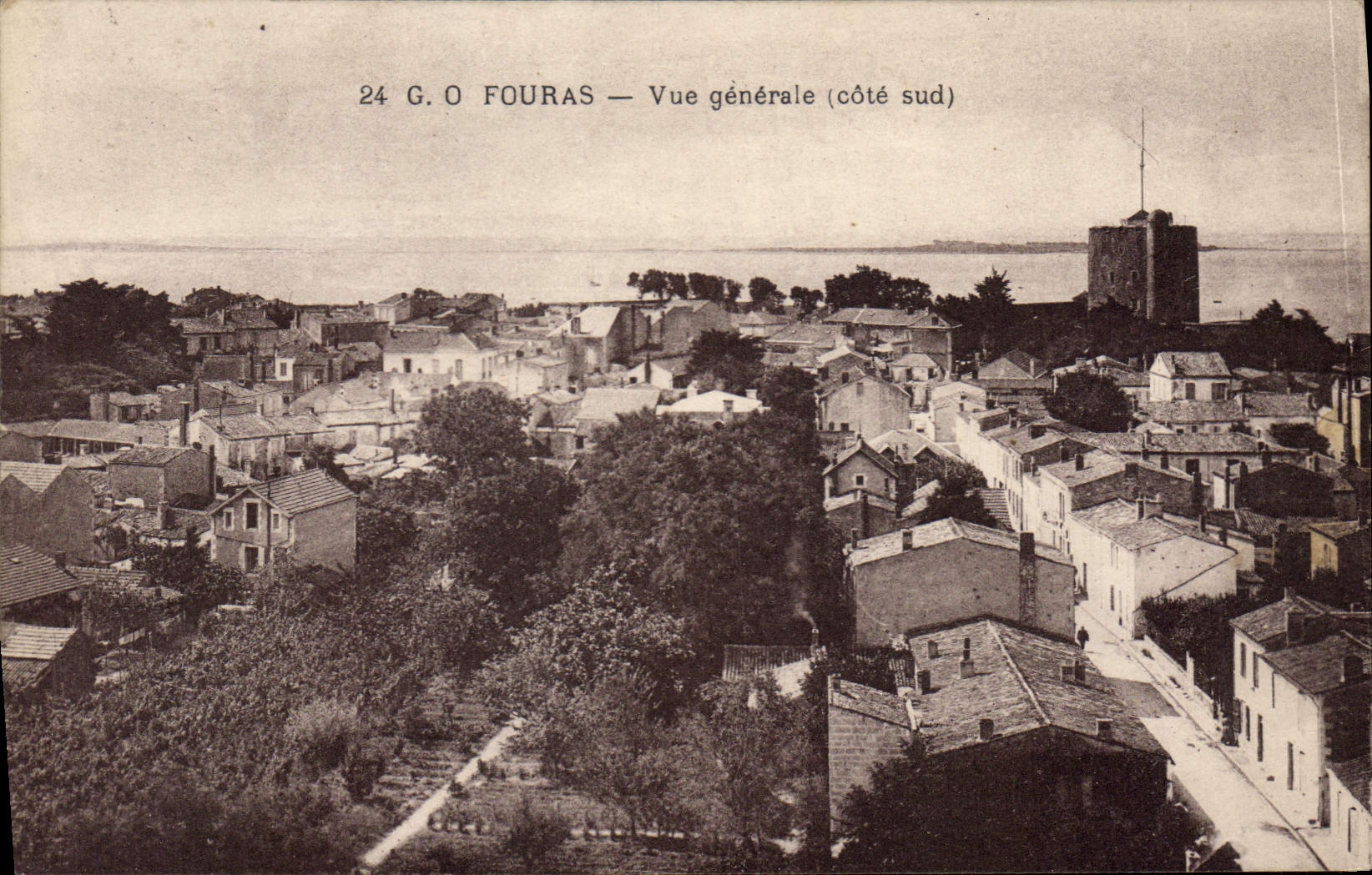 Fouras — Vue générale (côté sud) — G.O. Fouras, n°24