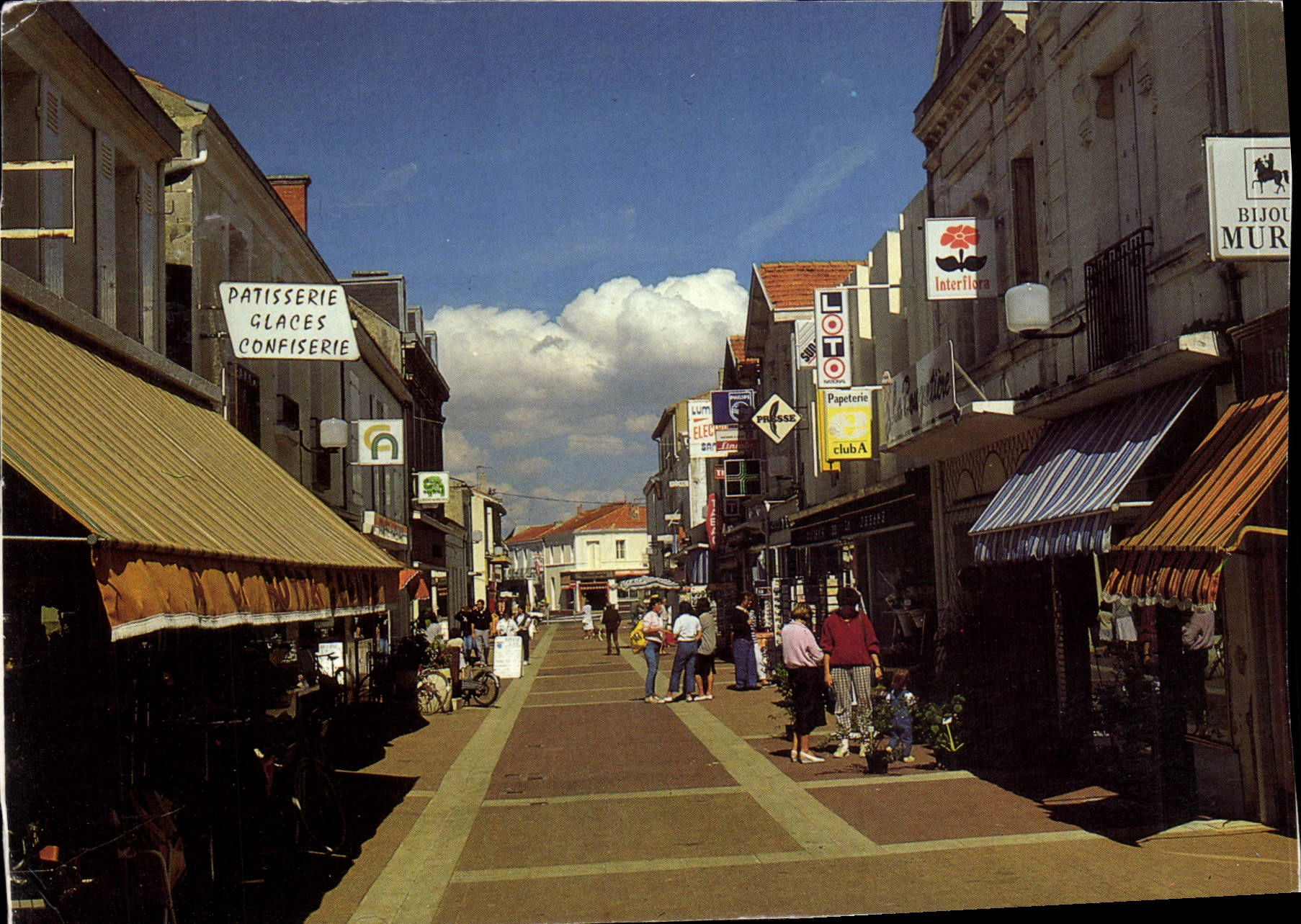 Fouaras — Rue piétonne — Images de France, n°172069