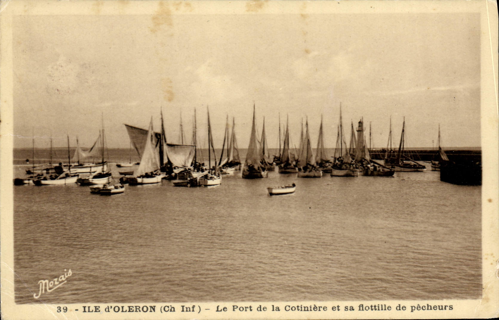 Ile d'Oléron (Ch Inf) — Le Port de la Cotinière et sa flottille de pêcheurs — Morais