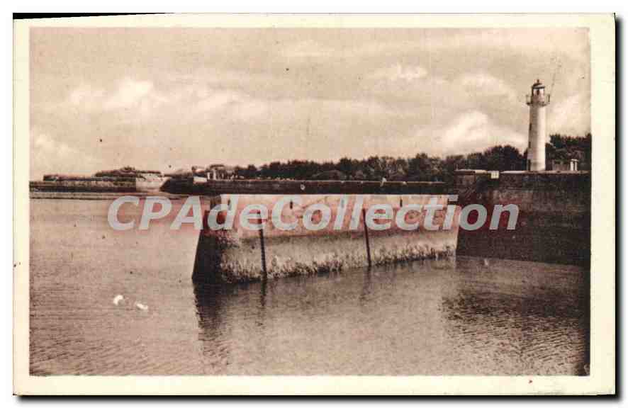 CPA St Martin De Re Le Phare Et Le Bagne